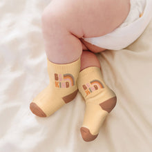 Load image into Gallery viewer, Trio Be Kind Rainbows - Baby Socks