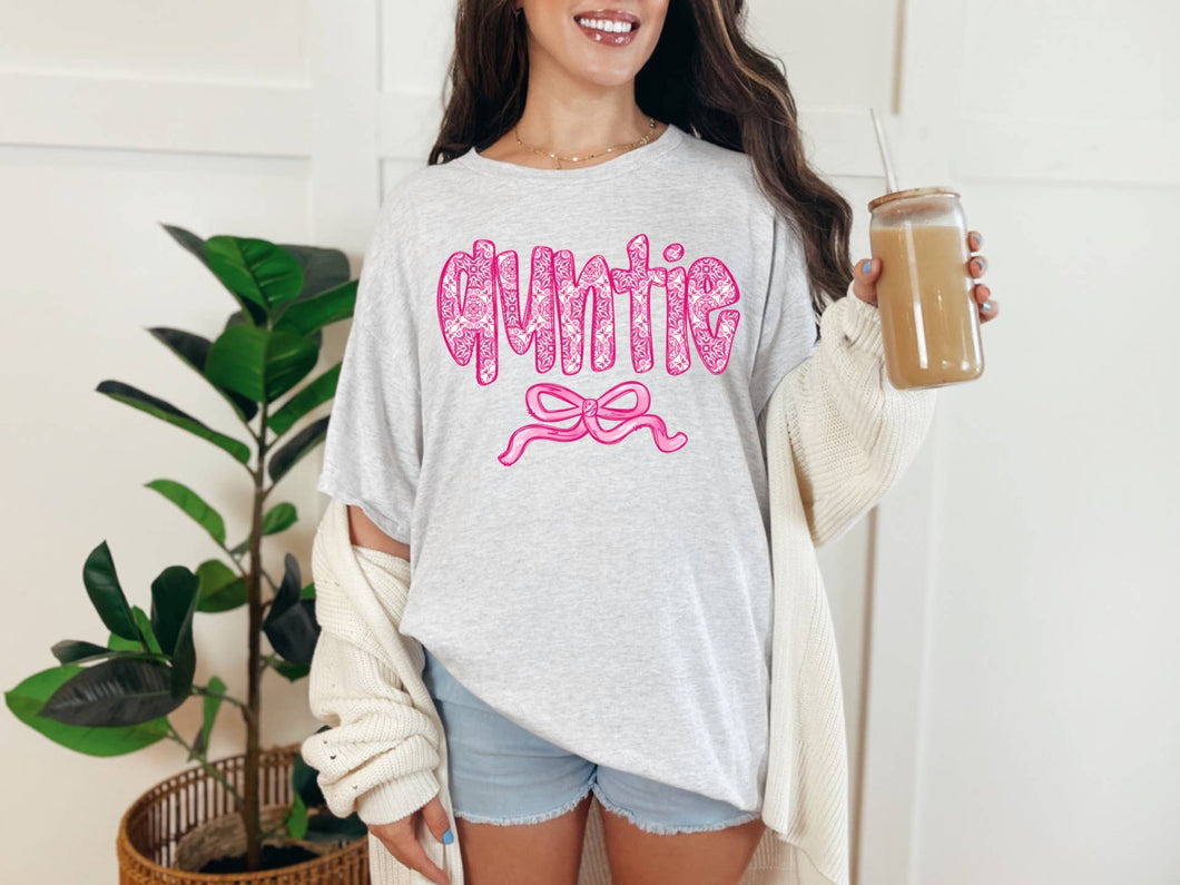 Auntie Bow - Graphic T-Shirt